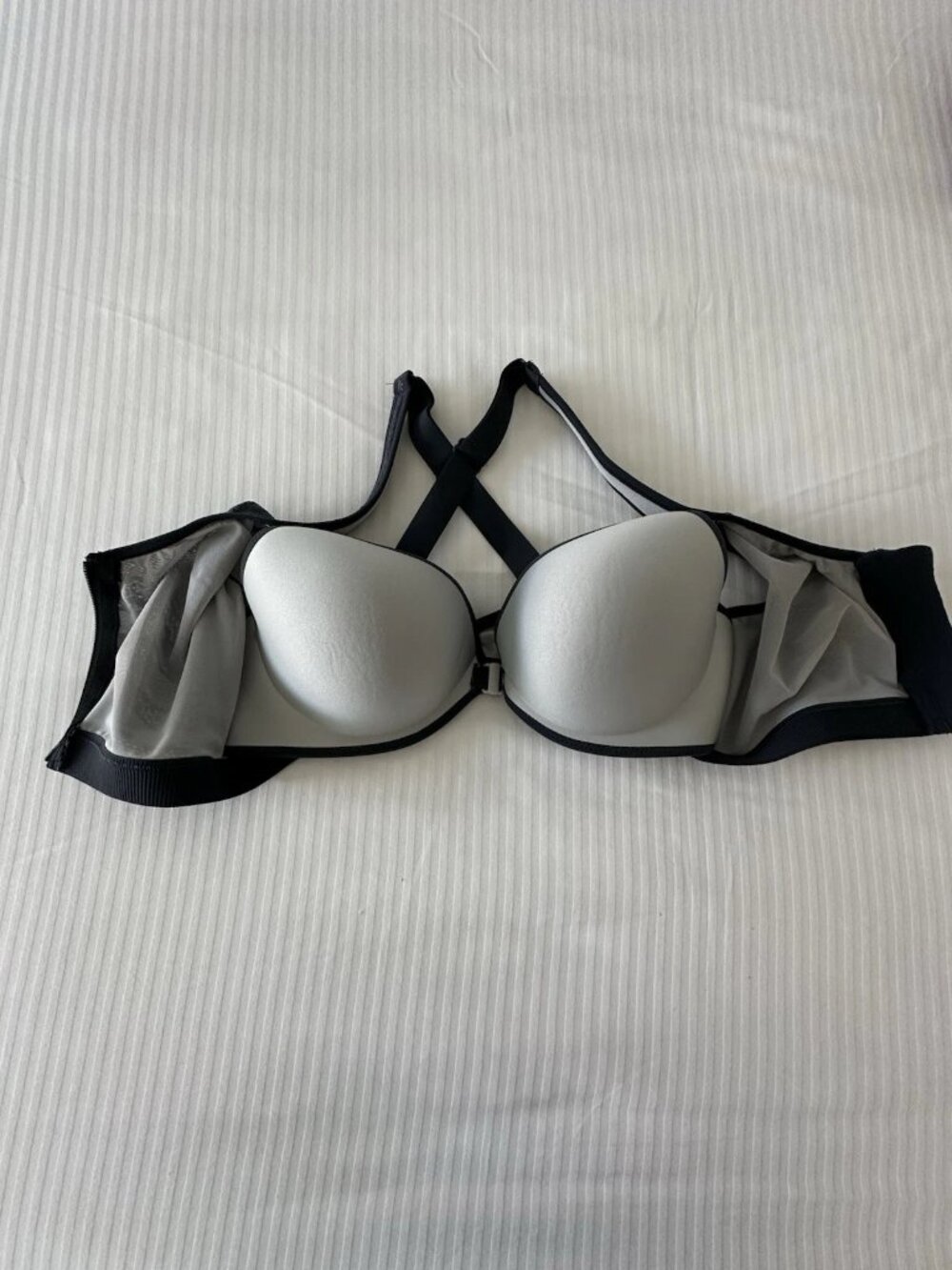 Victoria’s Secret Sport Grey Lace Athletic Sports Bra 34C - Picture 3 of 5